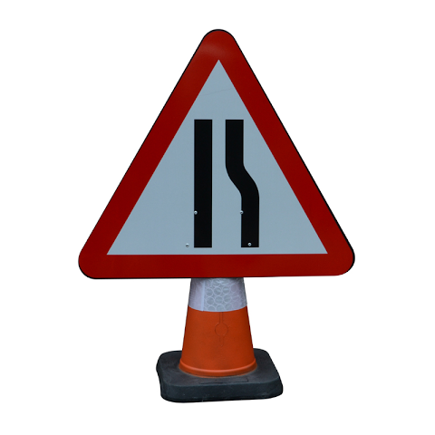 Sign ‘Cone Type’ 750mm Road Narrows Right
